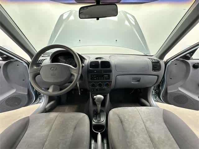 2003 Hyundai Accent  14