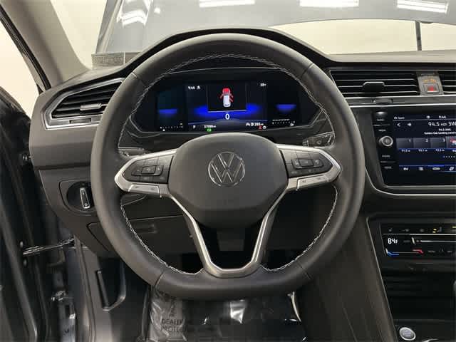 Thumbnail: 2022 Volkswagen Tiguan - 8