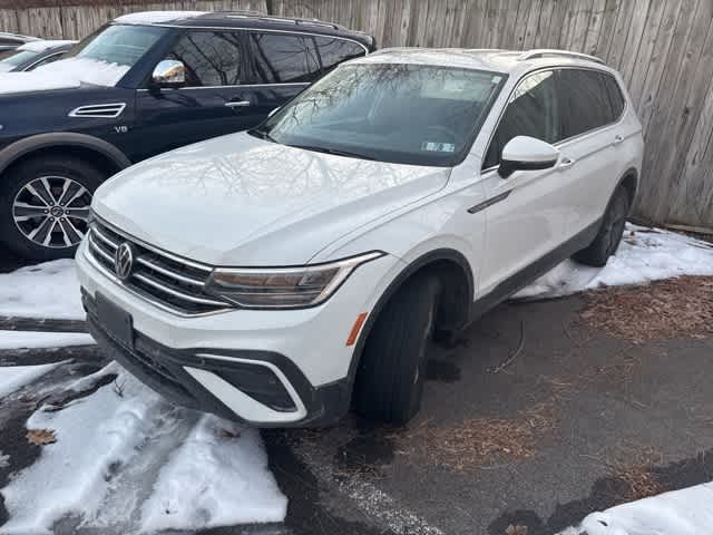2022 Volkswagen Tiguan SE's photo