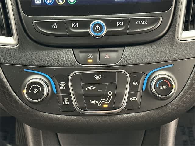 Thumbnail: 2022 Chevrolet Malibu - 14