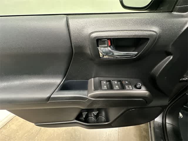 Thumbnail: 2021 Toyota Tacoma - 17