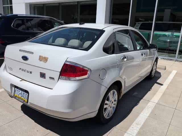 Thumbnail: 2010 Ford Focus - 4