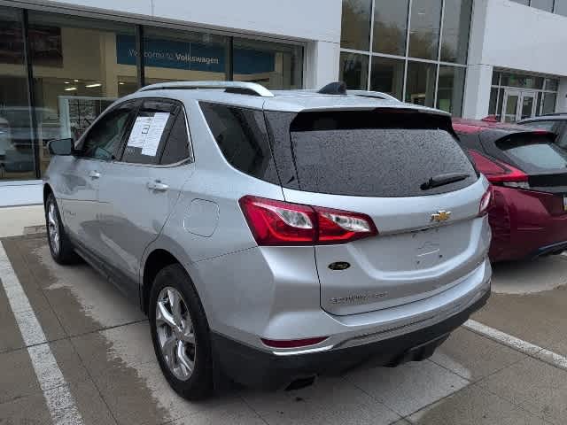 2019 Chevrolet Equinox LT photo 2