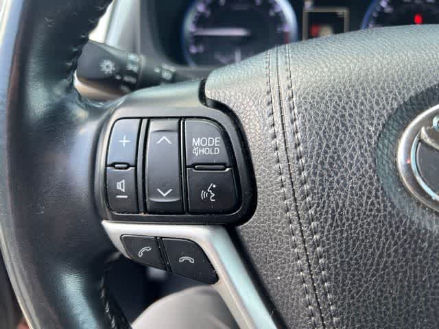 Thumbnail: 2019 Toyota Highlander - 15