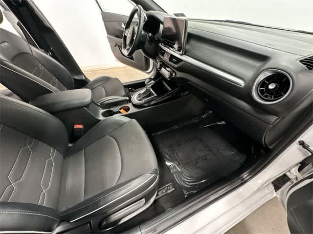 Thumbnail: 2023 Kia Forte - 22