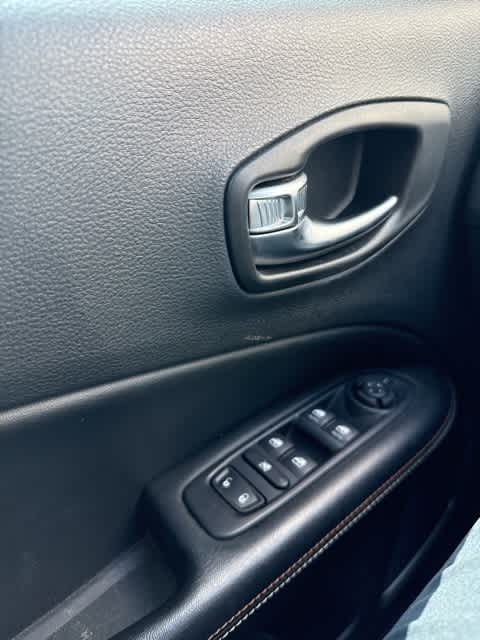 Thumbnail: 2019 Jeep Compass - 17