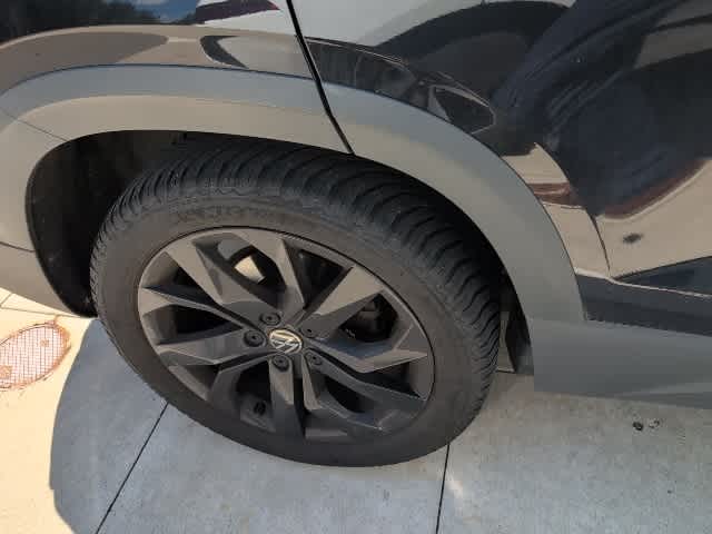 Thumbnail: 2022 Volkswagen Taos - 8