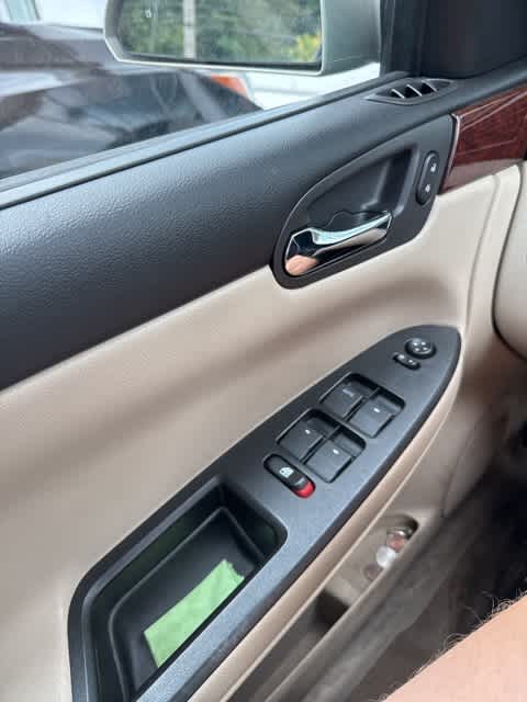 Thumbnail: 2011 Chevrolet Impala - 17