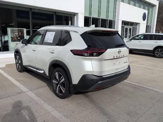 2022 Nissan Rogue SL photo 3