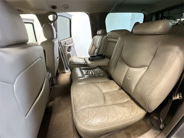Thumbnail: 2004 Chevrolet Suburban - 15