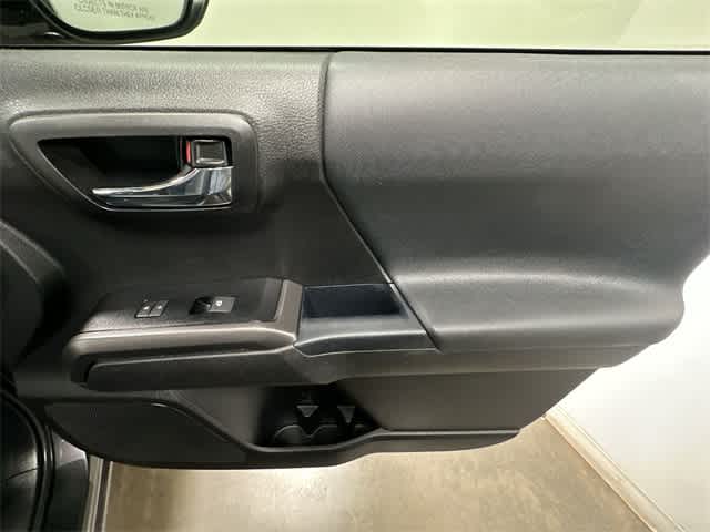 Thumbnail: 2021 Toyota Tacoma - 22