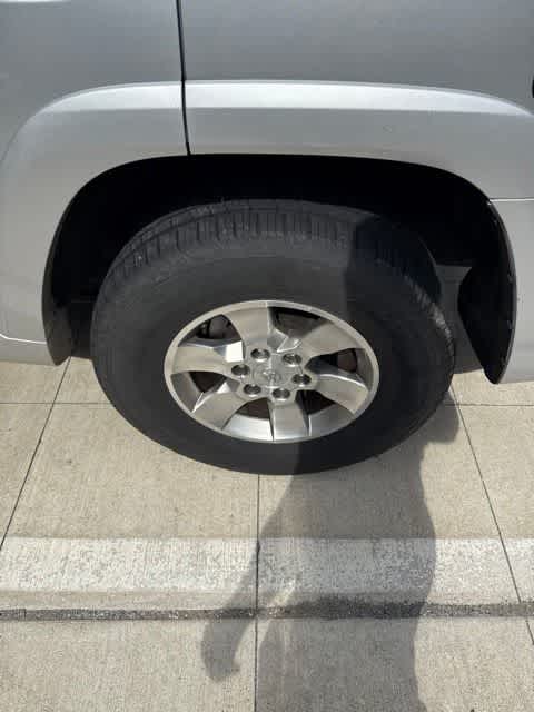 Thumbnail: 2013 Toyota 4Runner - 9