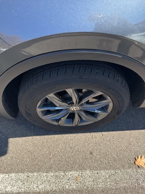 Thumbnail: 2022 Volkswagen Tiguan - 7