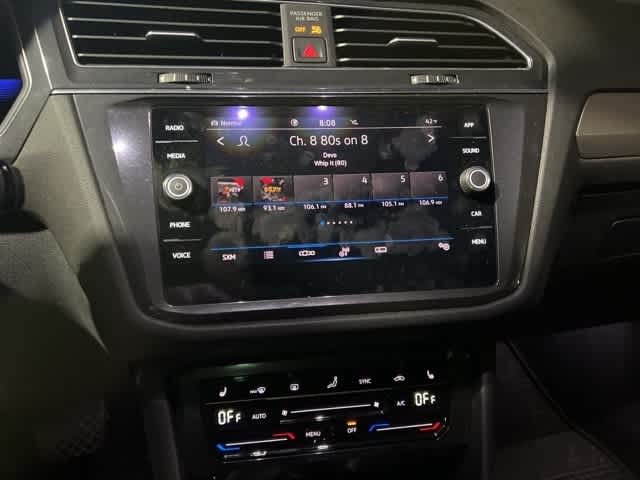 Thumbnail: 2022 Volkswagen Tiguan - 18
