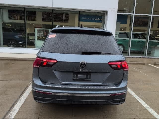 Thumbnail: 2024 Volkswagen Tiguan - 4