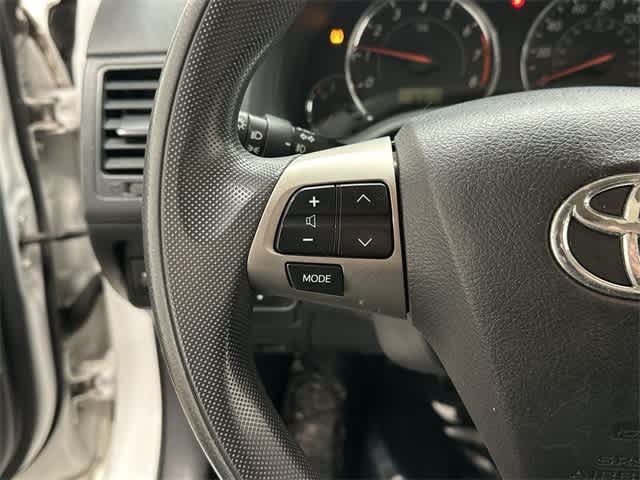 Thumbnail: 2013 Toyota Corolla - 9