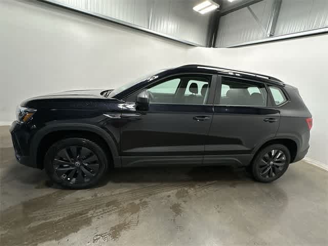 Used 2024 Volkswagen Taos S with VIN 3VV5X7B2XRM043278 for sale in Moon Township, PA