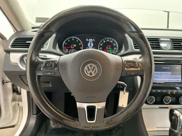 Thumbnail: 2013 Volkswagen Passat - 8