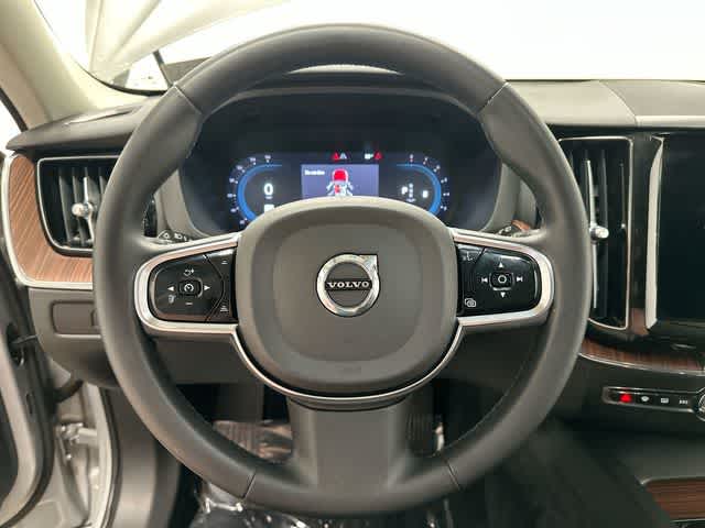 Thumbnail: 2023 Volvo XC60 - 8