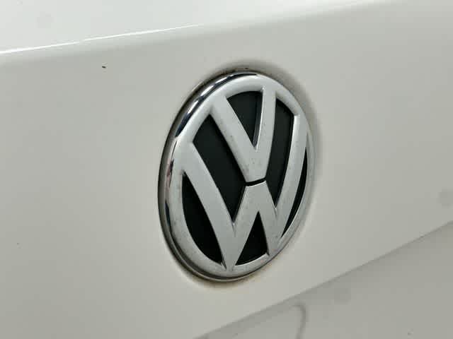 Thumbnail: 2013 Volkswagen Passat - 24