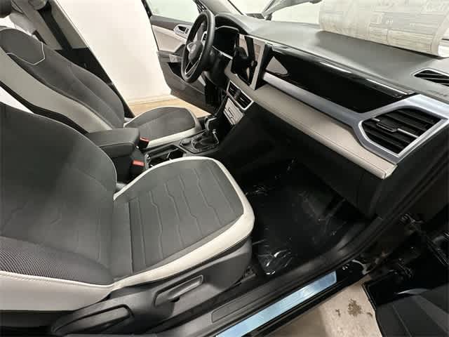 Thumbnail: 2025 Volkswagen Taos - 21