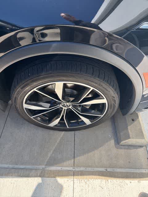 Thumbnail: 2022 Volkswagen Tiguan - 4