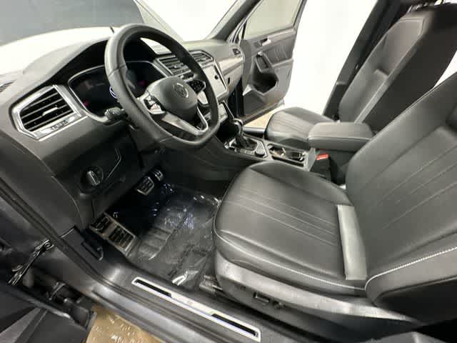 Thumbnail: 2024 Volkswagen Tiguan - 17