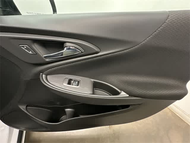 Thumbnail: 2022 Chevrolet Malibu - 22