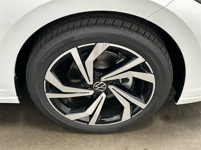 Thumbnail: 2026 Volkswagen Jetta - 5