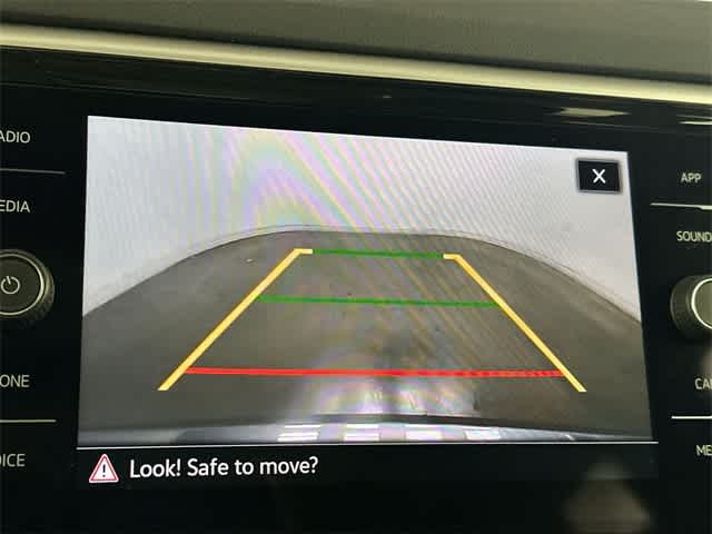 Thumbnail: 2022 Volkswagen Atlas - 15