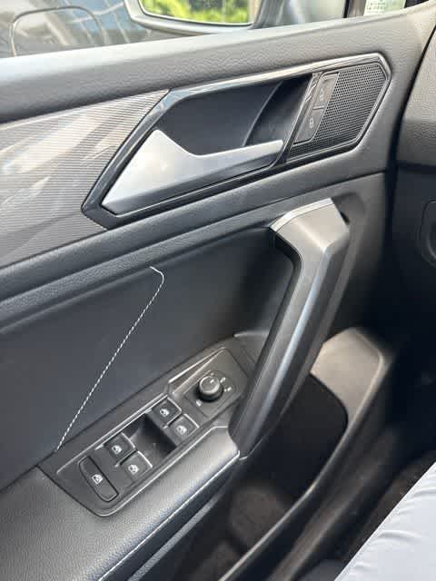 Thumbnail: 2023 Volkswagen Tiguan - 17