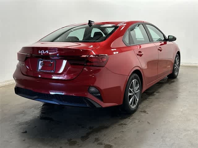 Thumbnail: 2023 Kia Forte - 31