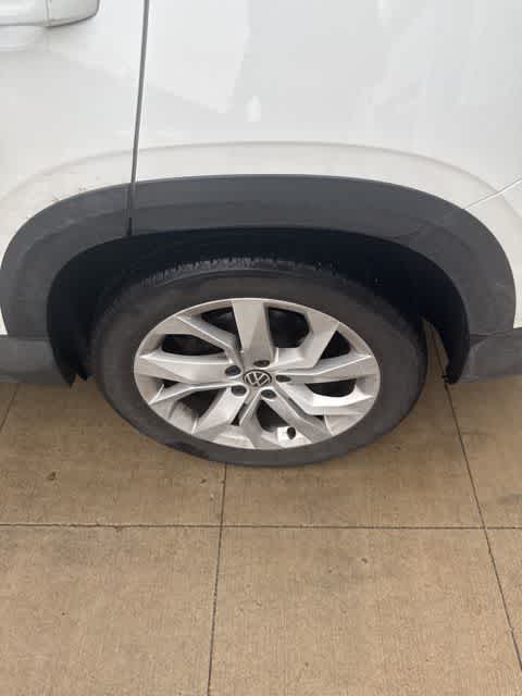 Thumbnail: 2023 Volkswagen Taos - 9