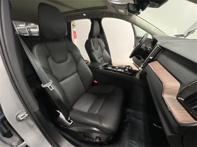 Thumbnail: 2023 Volvo XC60 - 22