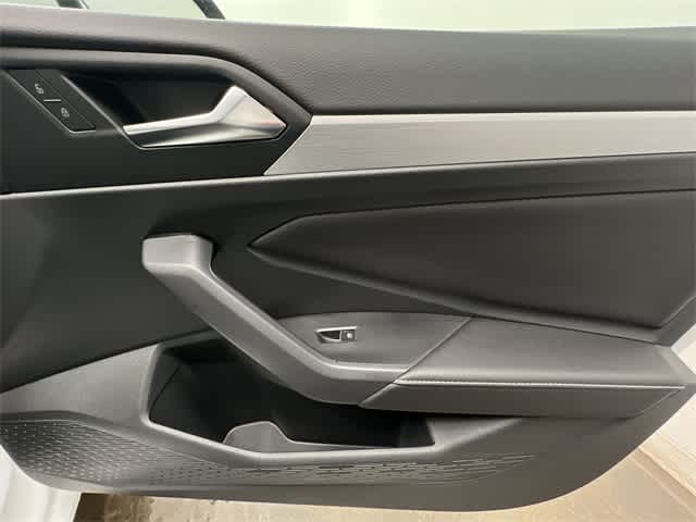 Thumbnail: 2025 Volkswagen Jetta - 22