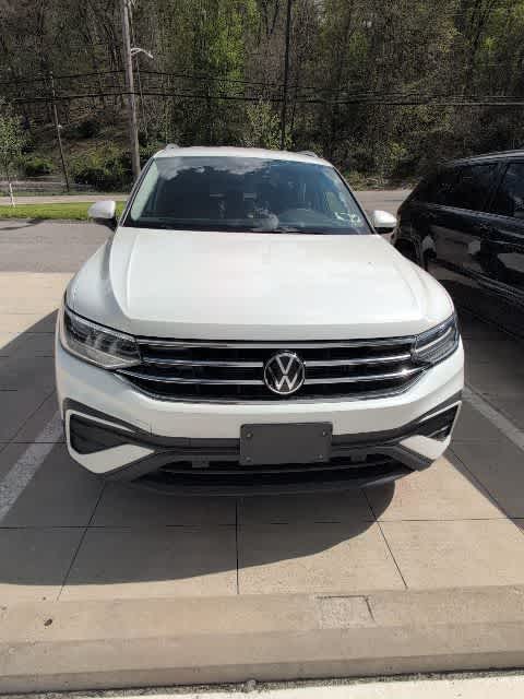 Thumbnail: 2023 Volkswagen Tiguan - 7