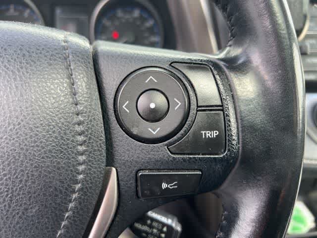 Thumbnail: 2018 Toyota RAV4 - 14