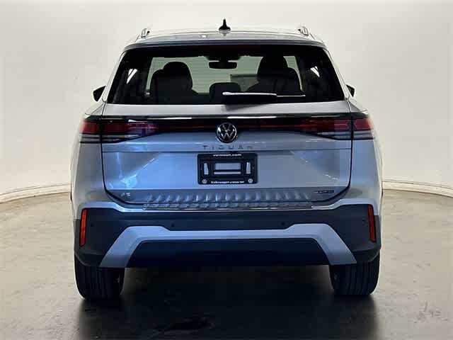 Thumbnail: 2025 Volkswagen Tiguan - 4