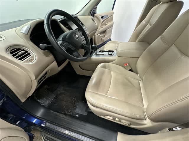 Thumbnail: 2019 Nissan Pathfinder - 17