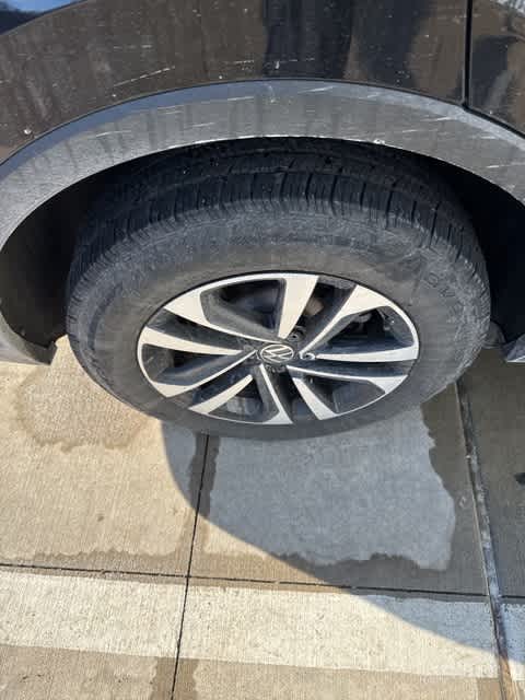 Thumbnail: 2022 Volkswagen Tiguan - 5