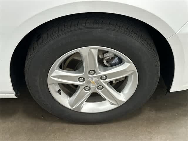 Thumbnail: 2022 Chevrolet Malibu - 5