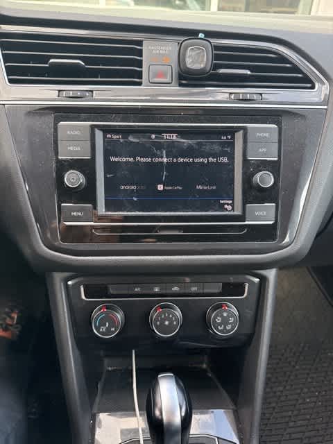 Thumbnail: 2021 Volkswagen Tiguan - 18