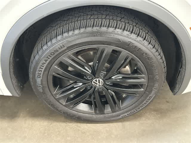 2022 Volkswagen Tiguan SE R-Line Black 5
