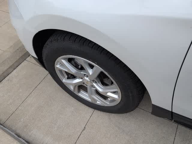 Thumbnail: 2021 Chevrolet Equinox - 10