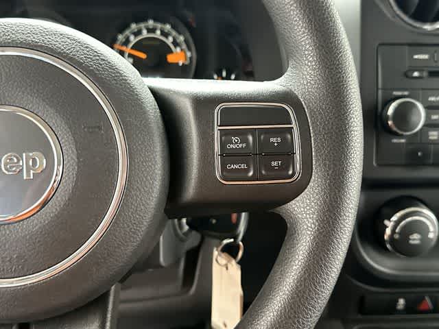 Thumbnail: 2015 Jeep Patriot - 9