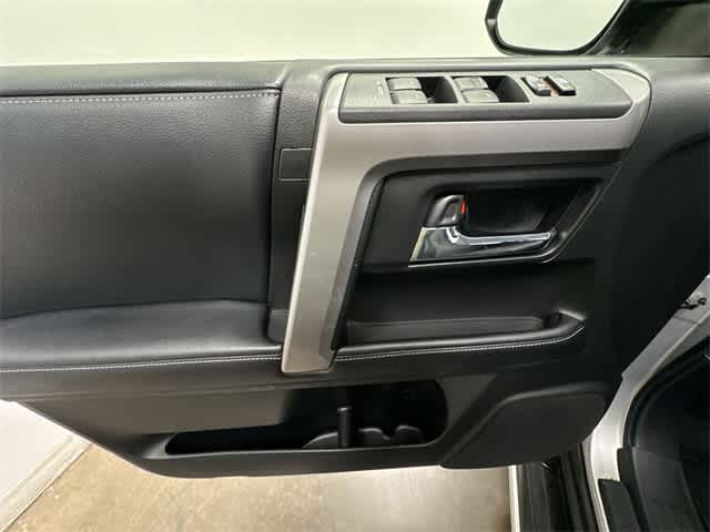 2019 Toyota 4Runner SR5 18