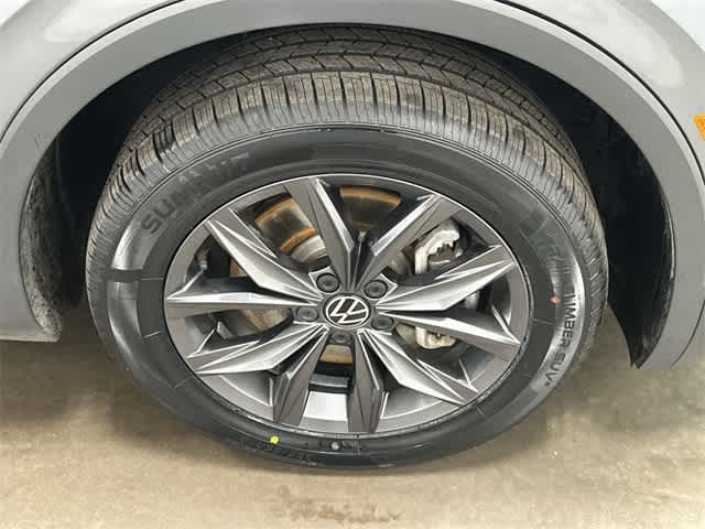 Thumbnail: 2022 Volkswagen Tiguan - 6