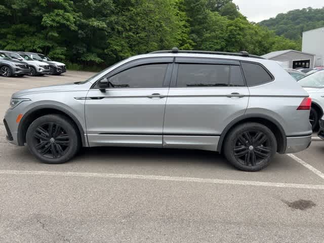 Certified 2022 Volkswagen Tiguan SE R-LINE BLACK with VIN 3VV8B7AX4NM050469 for sale in Moon Township, PA
