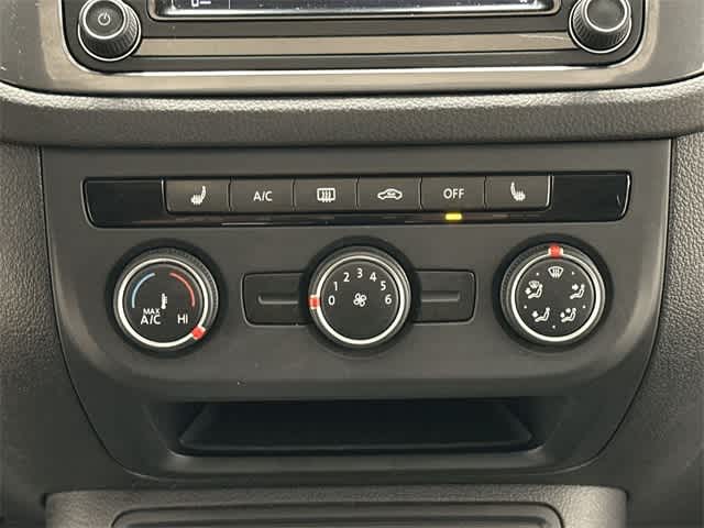 Thumbnail: 2016 Volkswagen Tiguan - 16