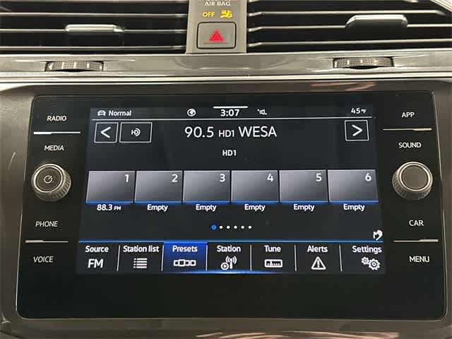 Thumbnail: 2023 Volkswagen Tiguan - 11